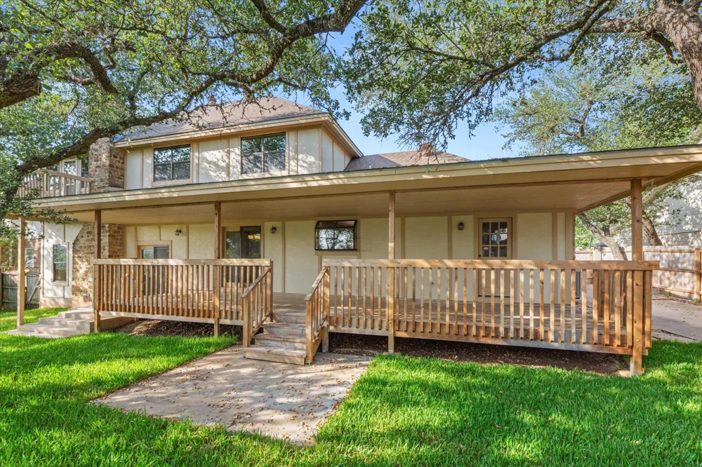 10806 Wintergreen Hill Austin, TX 78750