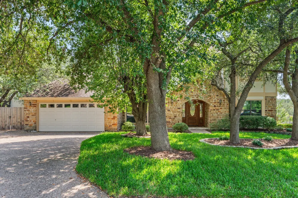 10806 Wintergreen Hill Austin, TX 78750