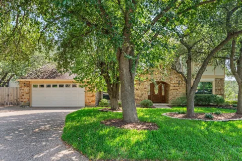 10806 Wintergreen Hill
