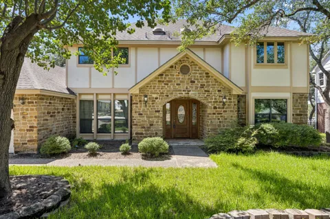 10806 Wintergreen Hill