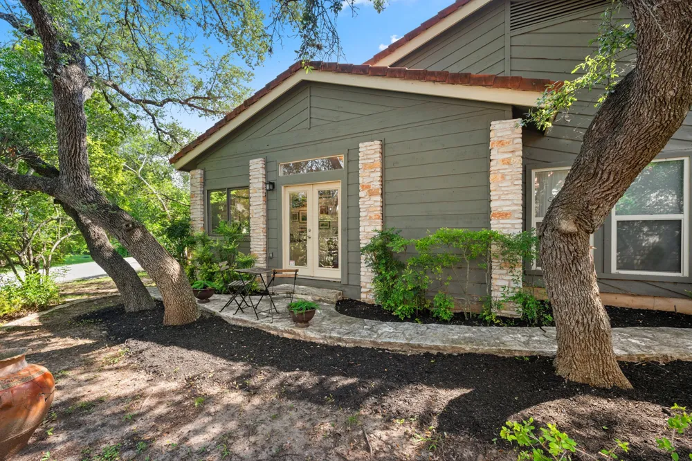 102 Crescent Bluff Lakeway, TX 78734
