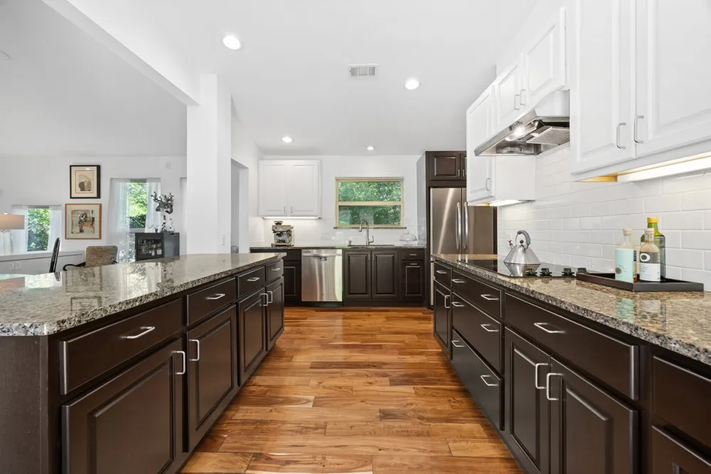 102 Crescent Bluff Lakeway, TX 78734