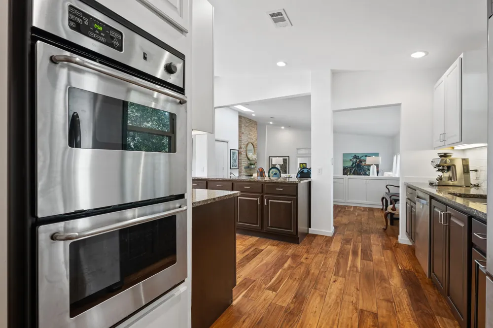 102 Crescent Bluff Lakeway, TX 78734