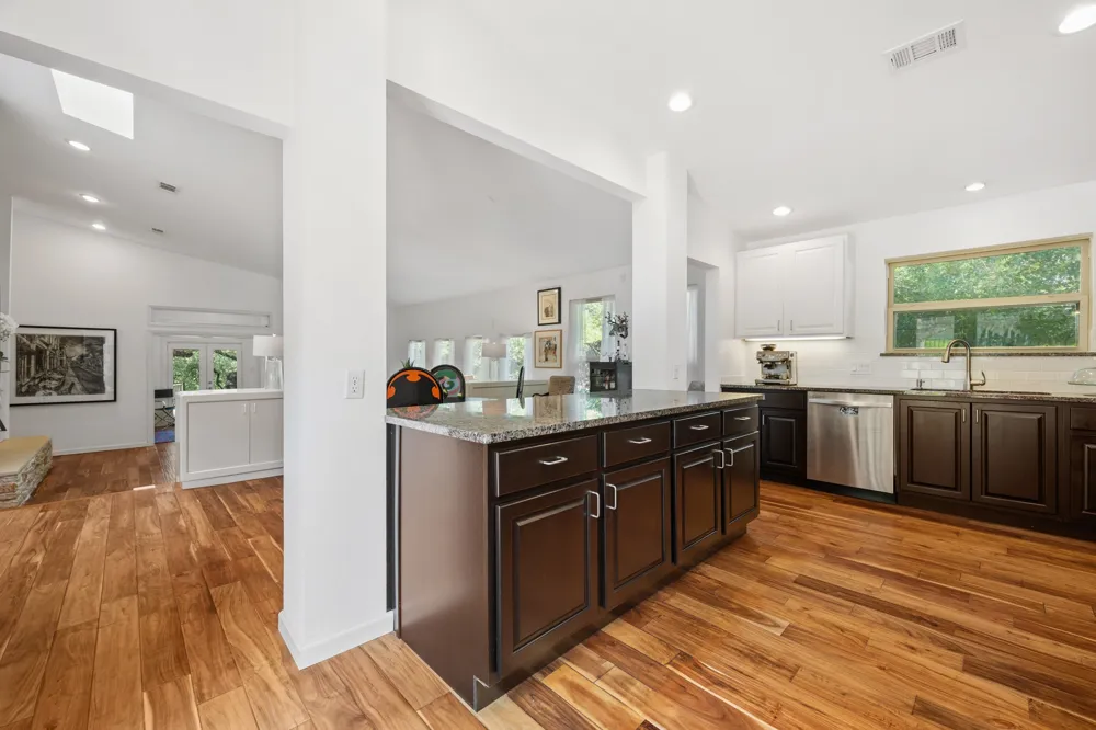 102 Crescent Bluff Lakeway, TX 78734
