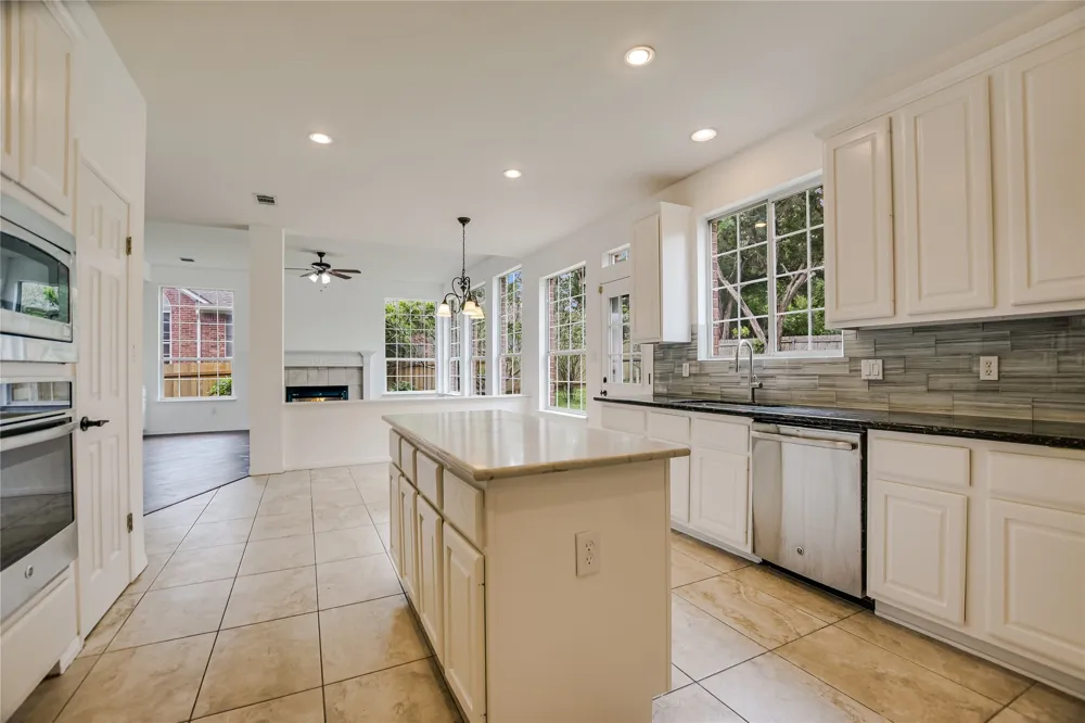 10201 Spicewood Mesa Austin, TX 78759
