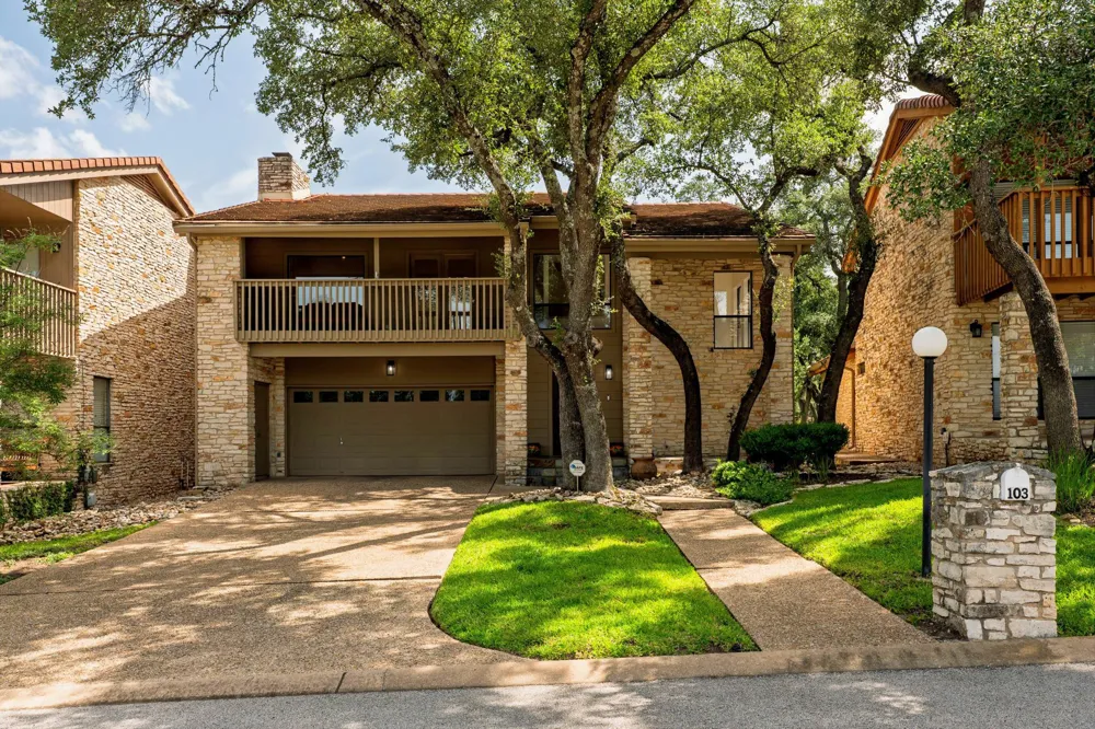 103 Crescent Bluff Lakeway, TX 78734