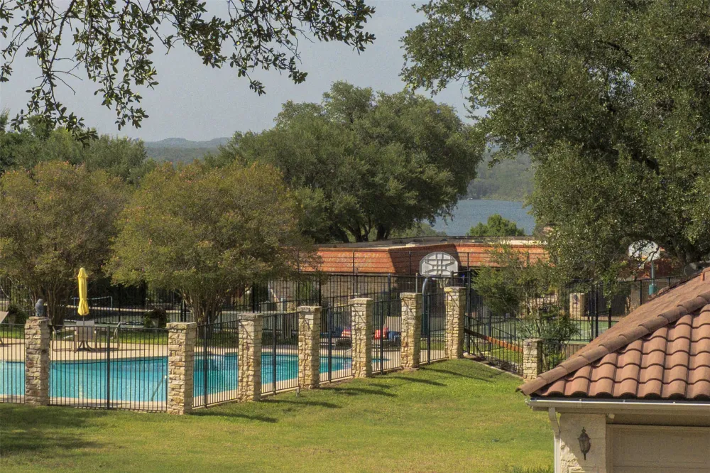 103 Crescent Bluff Lakeway, TX 78734