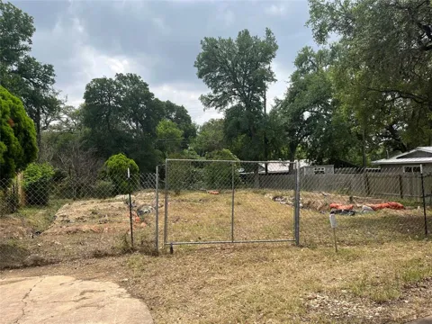 4621 Menchaca Road