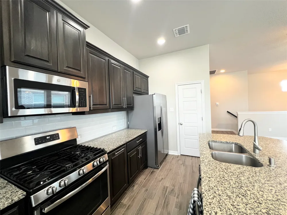 2101 Dillon Pond Lane #B Pflugerville, TX 78660