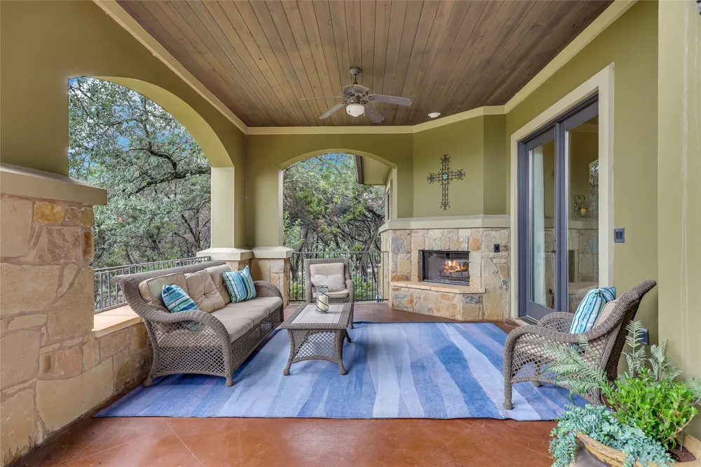 17408 Regatta View Drive Jonestown, TX 78645