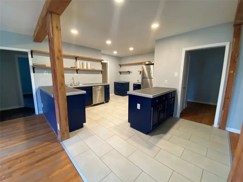 1133 Avenue C Elgin, TX 78621