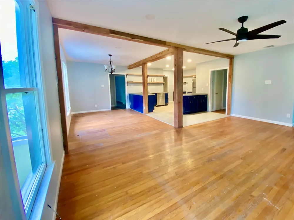 1133 Avenue C Elgin, TX 78621