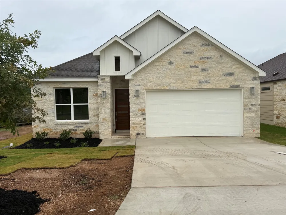 134 Pinehurst Street Meadowlakes, TX 78654
