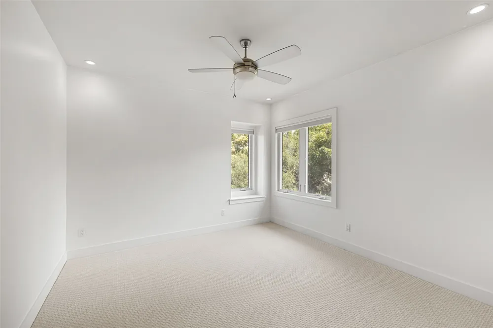 1704 East Side Drive Austin, TX 78704