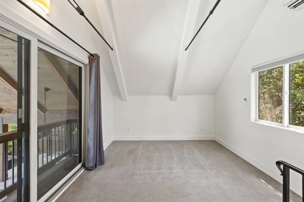 1704 East Side Drive Austin, TX 78704