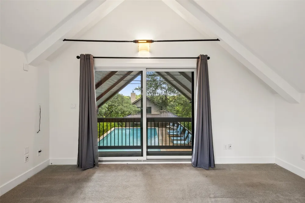 1704 East Side Drive Austin, TX 78704