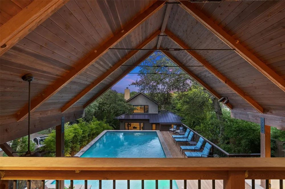 1704 East Side Drive Austin, TX 78704