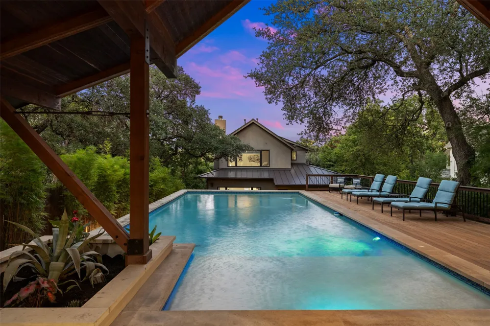 1704 East Side Drive Austin, TX 78704