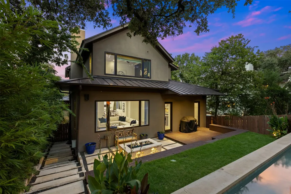1704 East Side Drive Austin, TX 78704
