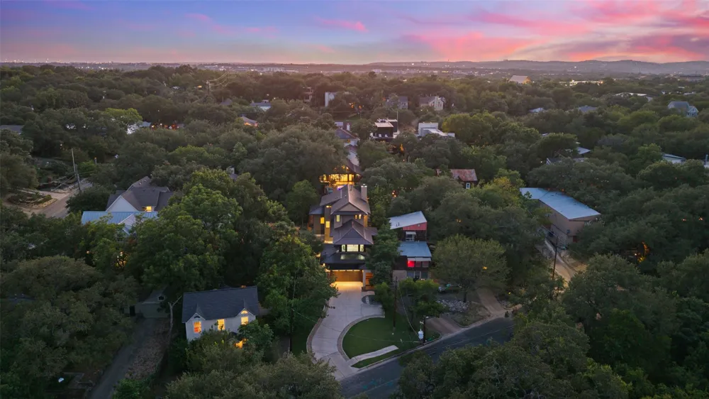 1704 East Side Drive Austin, TX 78704