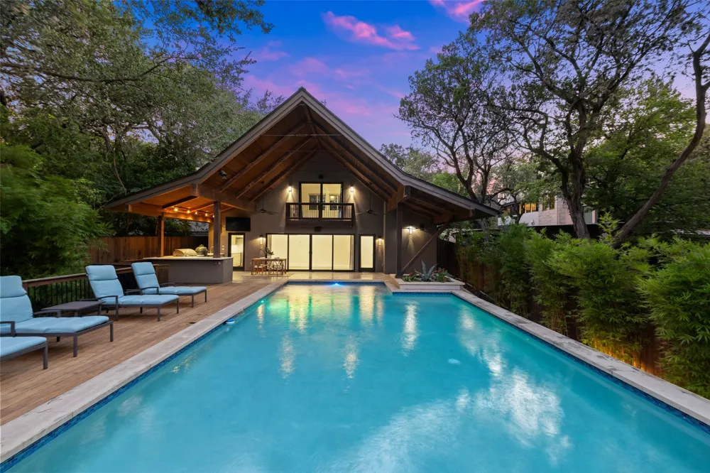 1704 East Side Drive Austin, TX 78704