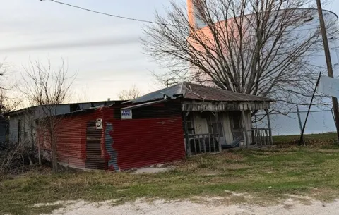 431 SW Front Street