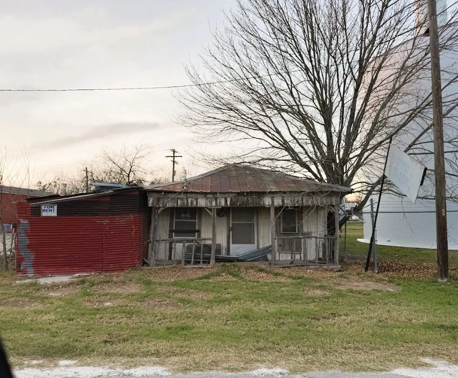 431 SW Front Street Bartlett, TX 76511