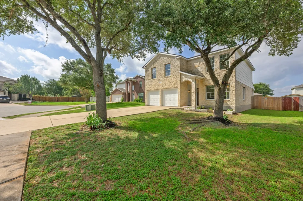 809 Tapestry Cove Pflugerville, TX 78660