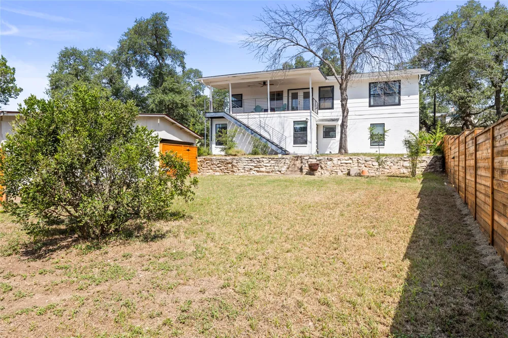925 Windy Shores Loop Spicewood, TX 78669