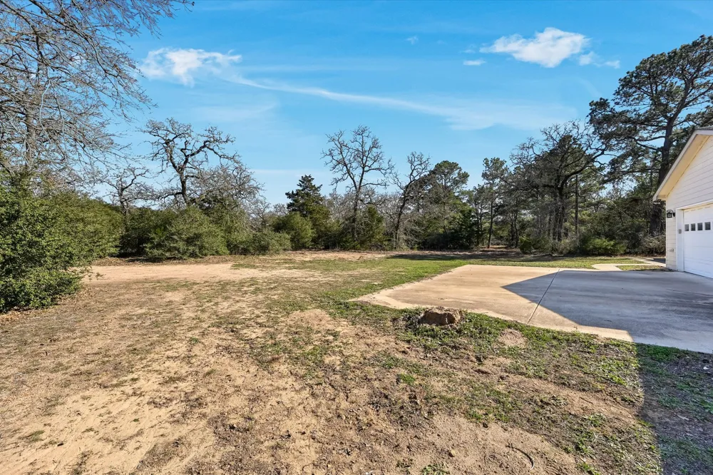 203 Pathfinders Way Smithville, TX 78957