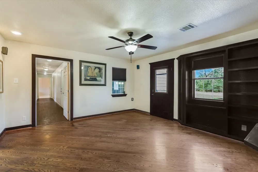 203 Pathfinders Way Smithville, TX 78957