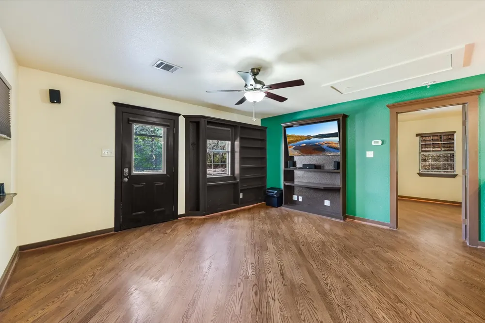 203 Pathfinders Way Smithville, TX 78957