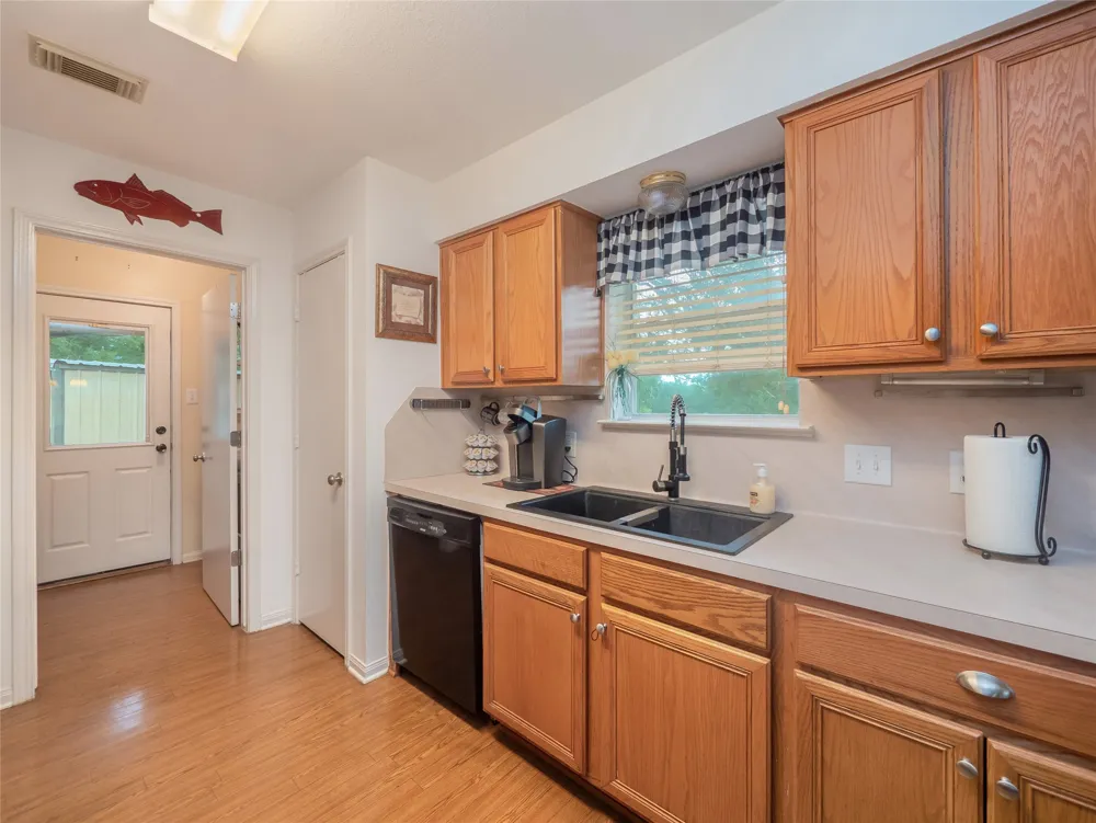 1650 County Road 439 Thorndale, TX 76577