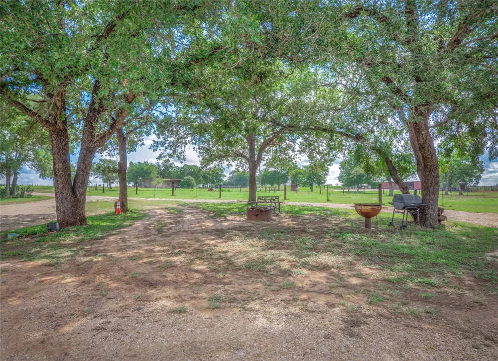 1650 County Road 439 Thorndale, TX 76577