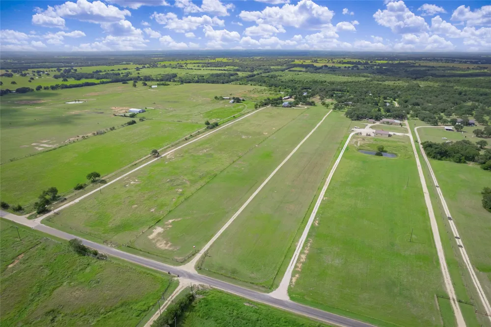 1650 County Road 439 Thorndale, TX 76577