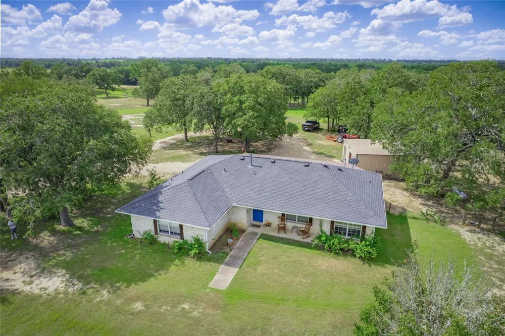 1650 County Road 439 Thorndale, TX 76577
