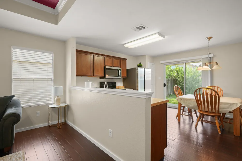 137 Hillhouse Lane Manchaca, TX 78652