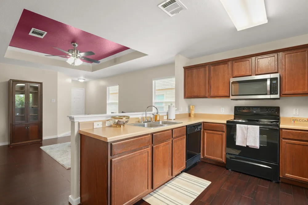 137 Hillhouse Lane Manchaca, TX 78652