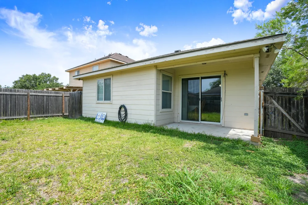 137 Hillhouse Lane Manchaca, TX 78652