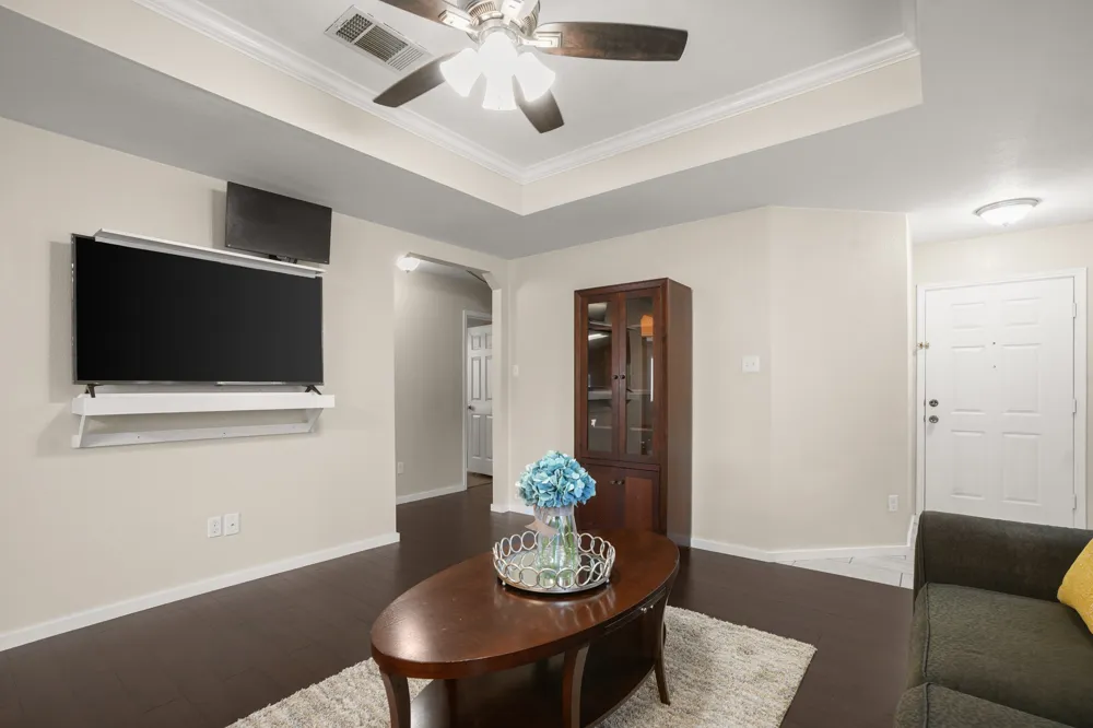 137 Hillhouse Lane Manchaca, TX 78652