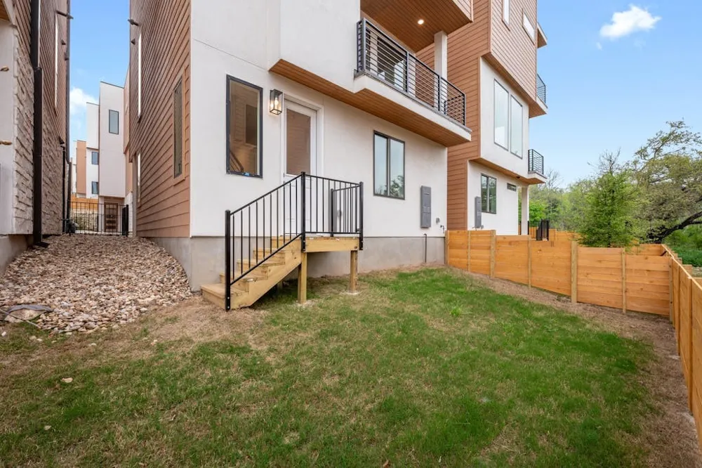 6823 Wolfcreek Pass #6 Austin, TX 78749