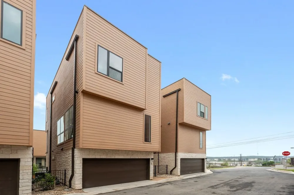 6823 Wolfcreek Pass #6 Austin, TX 78749