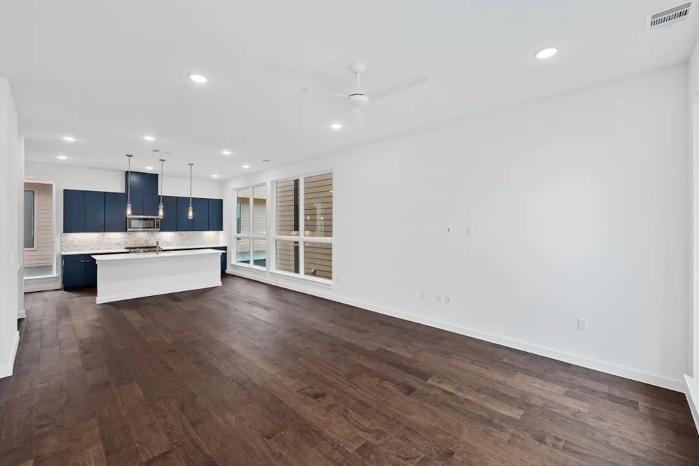 6823 Wolfcreek Pass #6 Austin, TX 78749