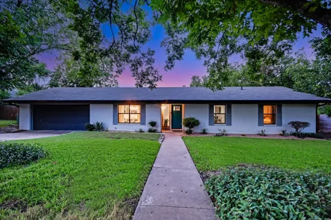 1006 Hollybluff Street