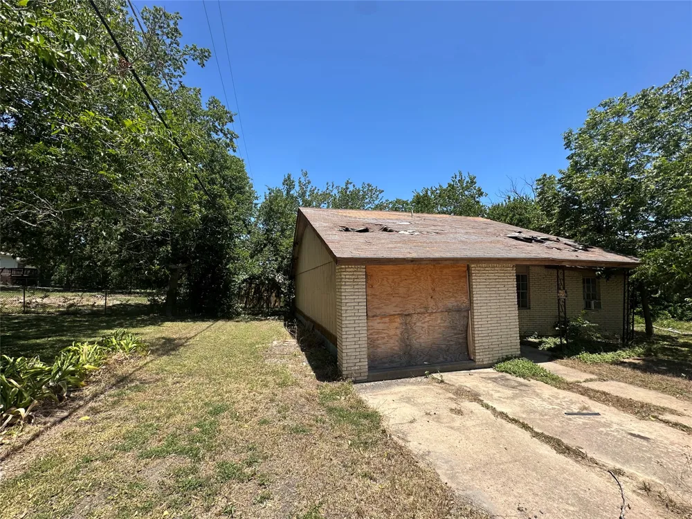 506 Forest Court Taylor, TX 76574