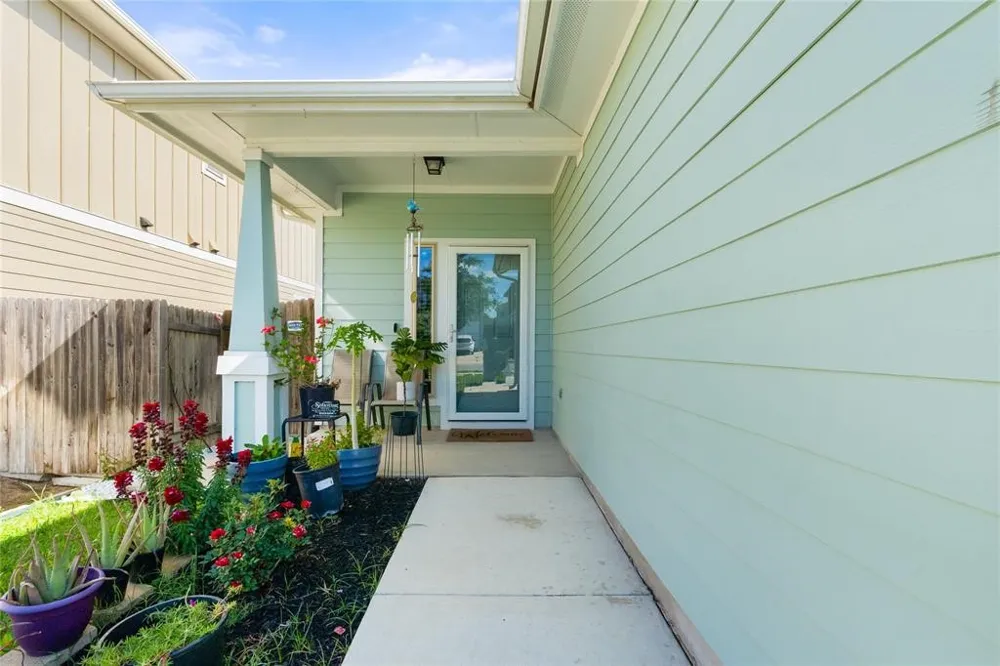 121 Guemal Road Buda, TX 78610