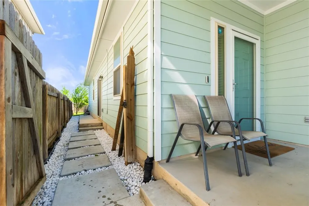 121 Guemal Road Buda, TX 78610