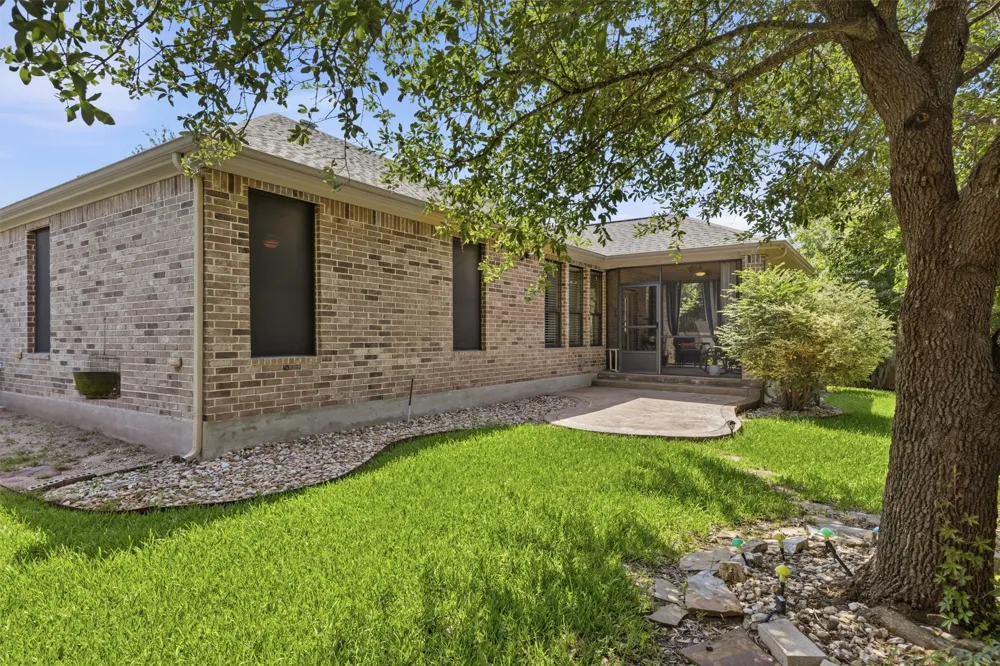 305 Hogg Pecan Pass Austin, TX 78748