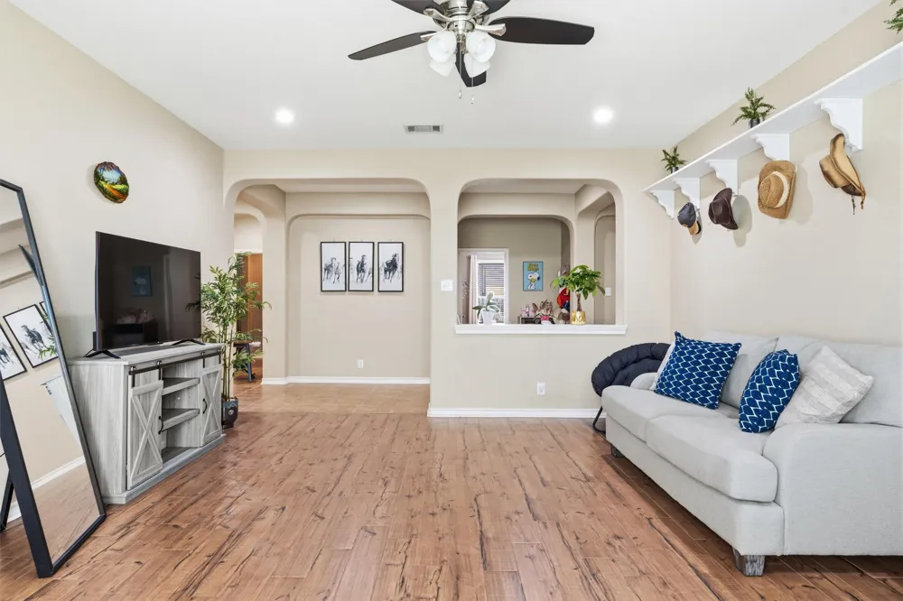 305 Hogg Pecan Pass Austin, TX 78748