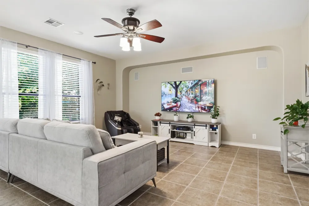 305 Hogg Pecan Pass Austin, TX 78748